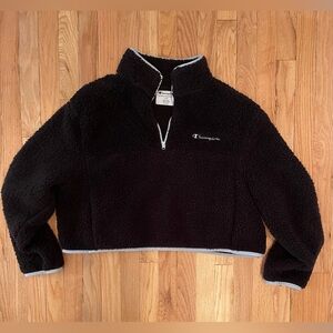 Cropped Champion fleece.